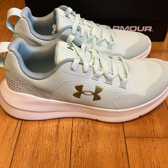 Under Armour W Essentials sz 7.5 Mint Green - Picture 4 of 5